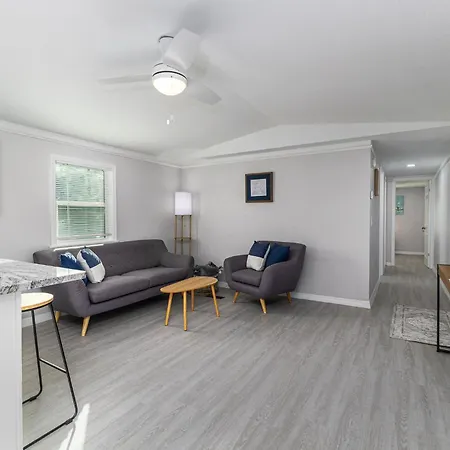 Spacious New 4Br 3Ba Remodel Near I4 Disney